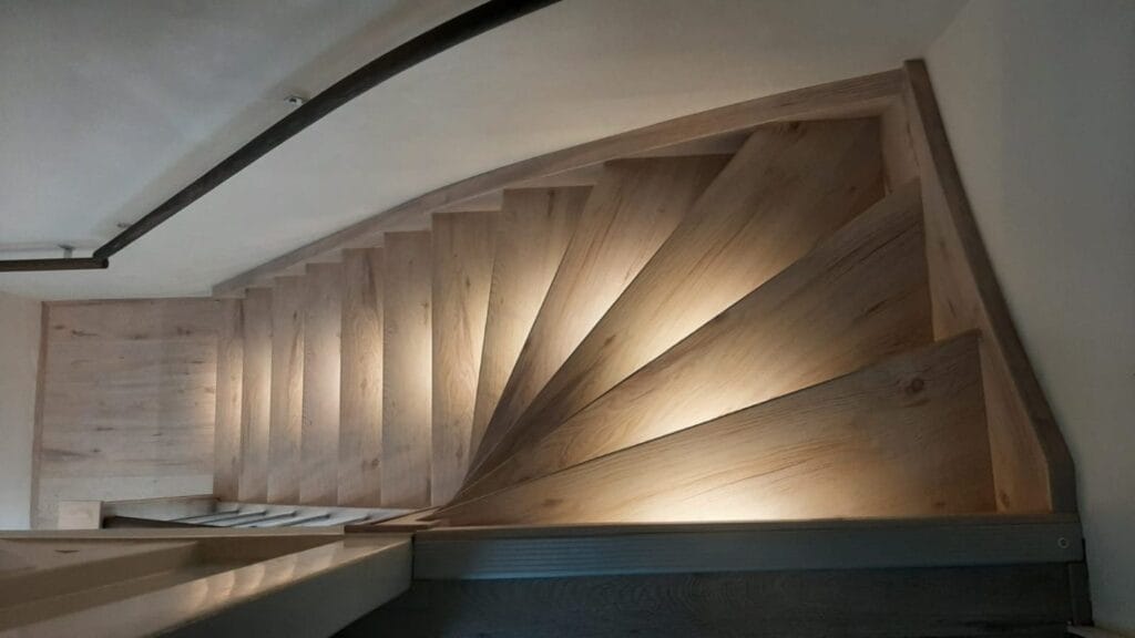 Complete traprenovatie met ledverlichting in de treden